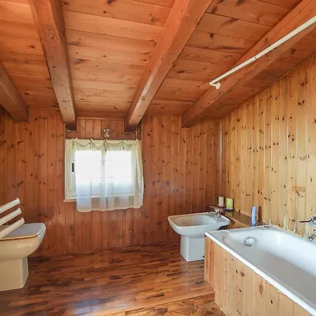 4 Bedroom In Holiday home