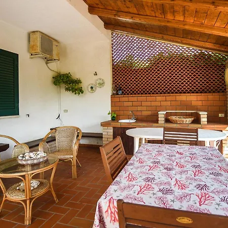 4 Bedroom In Holiday home Marina di Modica