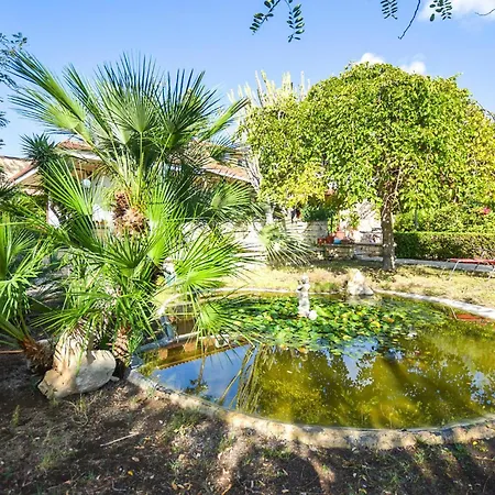4 Bedroom In Holiday home Marina di Modica