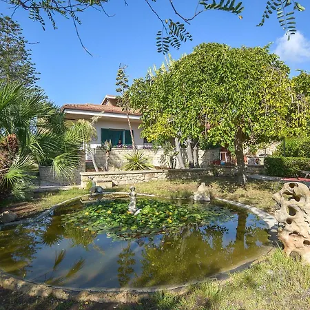 4 Bedroom In Holiday home Marina di Modica